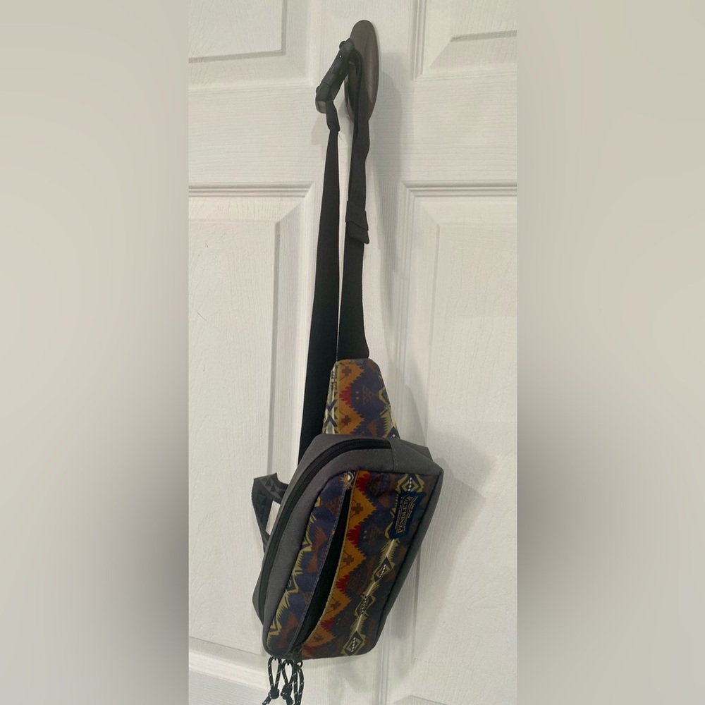 Pendleton Belt Bag - Picture 4 of 6